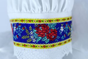Bavlnený čepiec s krajkou - detail
